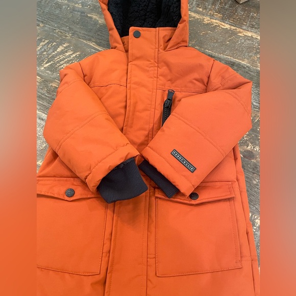 Perry Ellis Boys puffer coat, pre owned excellent condition size 4 - Picture 1 of 8